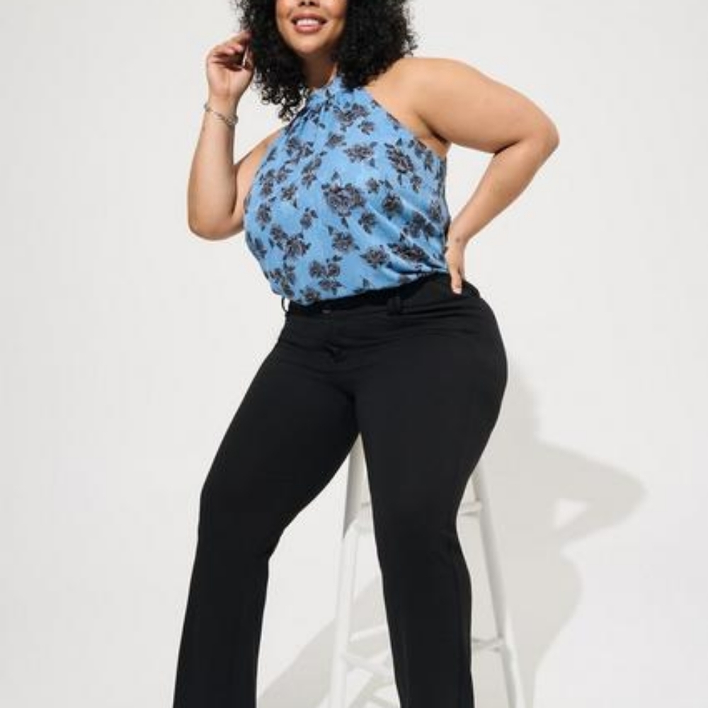Torrid Clip Chiffon Mock Neck Halter size 00